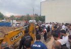 Baba ve oğlu göçük altında kaldı: 2 yaralı