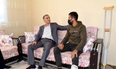 Vali  Çuhadar'dan Yaralı Uzman Çavuş Hakan Çakmak'a Ziyaret