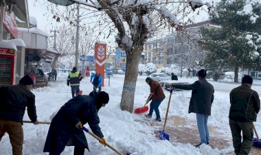 Gölbaşı Belediyesinin karla mücadele çalışmaları