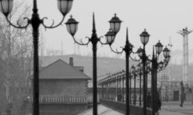 SOKAK LAMBALARI VE BANKLAR