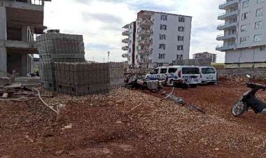 İnşaatın 4. katından düşen işçi ağır yaralandı