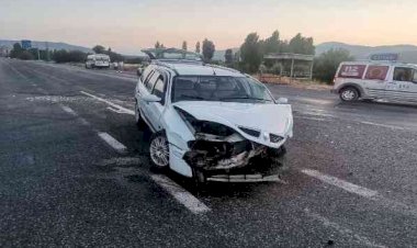 Adıyaman'da iki otomobil çarpıştı: 8 yaralı