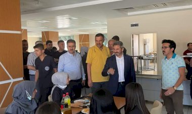 Ak Parti'li Vekiller Gölbaşı'da Temaslarda Bulundu