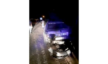 İki otomobilin çarpıştığı kazada 3 kişi yaralandı