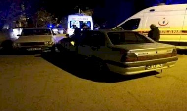 İki otomobil çarpıştı: 3 yaralı