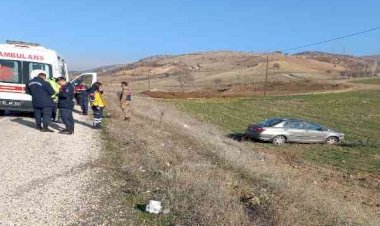 Şarampole yuvarlanan otomobilin sürücüsü yaralandı