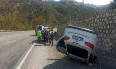 İstinat duvarına çarpan otomobil takla attı: 4 yaralı