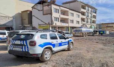 Kamyonun çarptığı kadın hayatını kaybetti