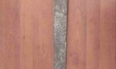 Gölbaşı’nda durdurulan araçta kılıç bulundu