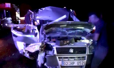 Hafif ticari araç ile tır çarpıştı: 2 yaralı