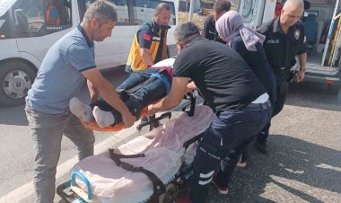 Motosiklet ile kamyon çarpıştı: 1 yaralı