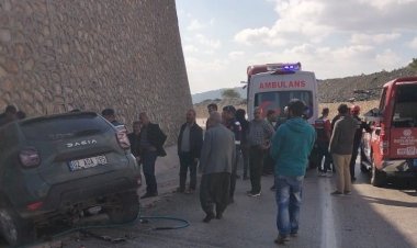 Cip ile tır kafa kafaya çarpıştı: 1 ölü