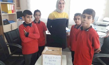 Öğrenciler kumbaralarını Filistin için boşalttı