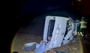 Hafif ticari araç şarampole devrildi: 6 yaralı