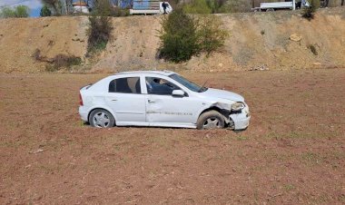 Malatya’da otomobil şarampole devrildi: 1 yaralı