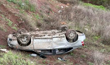 Adıyaman’da otomobil şarampole yuvarlandı: 2 yaralı