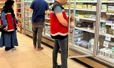 Gölbaşı’nda marketlerde gıda denetimi yapıldı