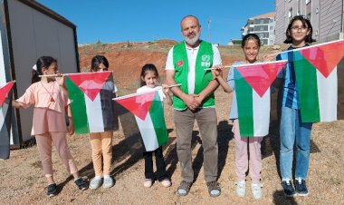 Küçük Yüreklerden Büyük Bağış