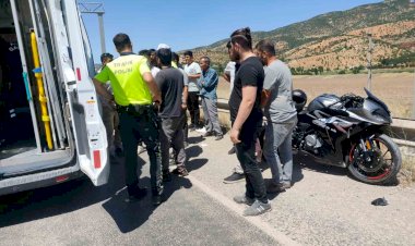 Gölbaşı’nda otomobil ile motosiklet çarpıştı: 2 yaralı