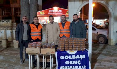 Genç Adıyamanlılar lokma dağıttı