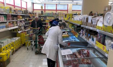 Zabıta ekipleri marketlerde ürün denetledi