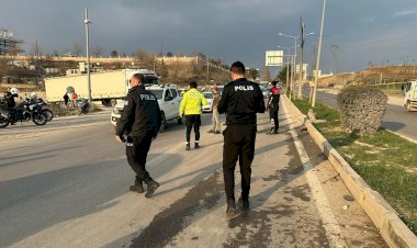 Otomobil ile minibüs çarpıştı: 1 yaralı