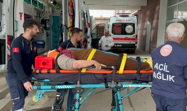 Adıyaman'da iki otomobil çarpıştı: 8 yaralı