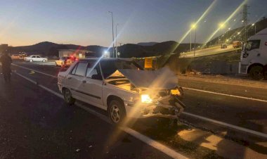 Otomobilin çarptığı motosiklet sürücüsü ağır yaralandı