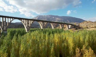 Alman Köprüsü’nün etrafında renk cümbüşü