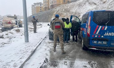 Gölbaşı’nda jandarma vatandaşın güvenliği için nöbette