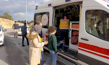 Tekeri çıkan otomobil takla attı: 1’i ağır 2 yaralı