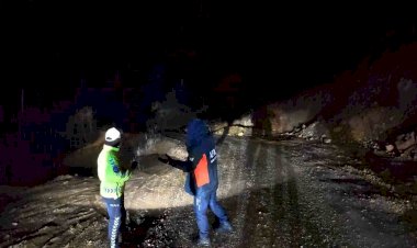 Tut ilçesinde korkutan heyelan: 2 ev tahliye edildi