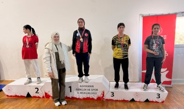 Adıyaman'da yıldız kızlar bilek güreşi yapıldı