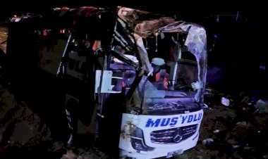 Malatya'da yolcu otobüsü devrildi: 4 ölü, çok sayıda yaralı