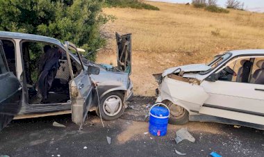 Besni’de iki otomobil çarpıştı: 8 yaralı