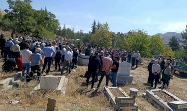 Malatya’da kazada hayatını kaybeden sağlık çalışanı genç son yolculuğuna uğurlandı