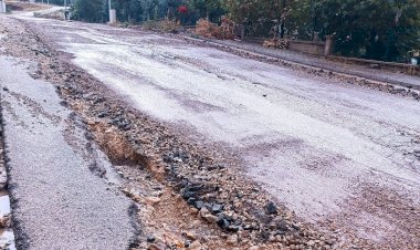 Gölbaşı’nda sel suları karayolunda hasara neden oldu