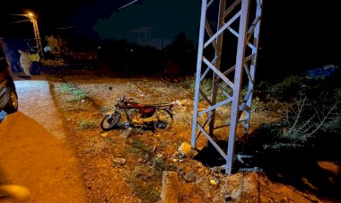 Elektrik direğine çarpan motosiklet sürücüsü hayatını kaybetti