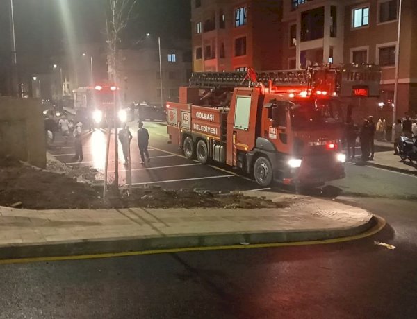 Şarjda bırakılan cep telefonunun bataryası patladı