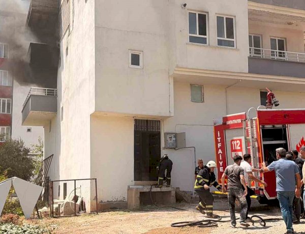 İşçilerin kaldığı evde yangın: 2 kişi dumandan etkilendi ‎