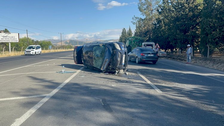 Otomobil ile biçerdöver çarpıştı: 6 yaralı 