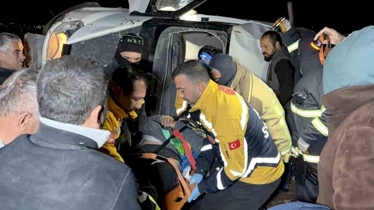 Adıyaman’da minibüs takla atarak devrildi: 4 yaralı ‎