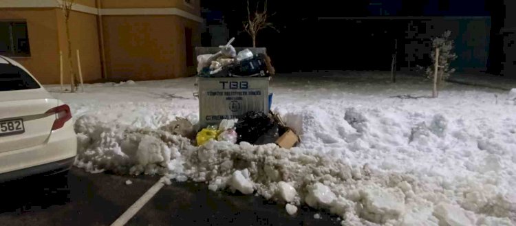 Dolup taşan çöp konteynerleri tepkilere neden oluyor