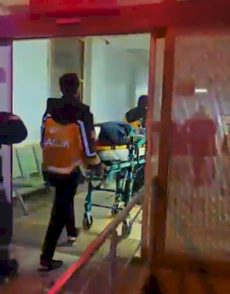 Sokak ortasında bıçaklanarak ağır yaralandı