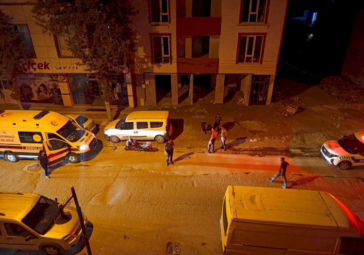 Cadde ortasında saldırıya uğrayan genç yaralandı