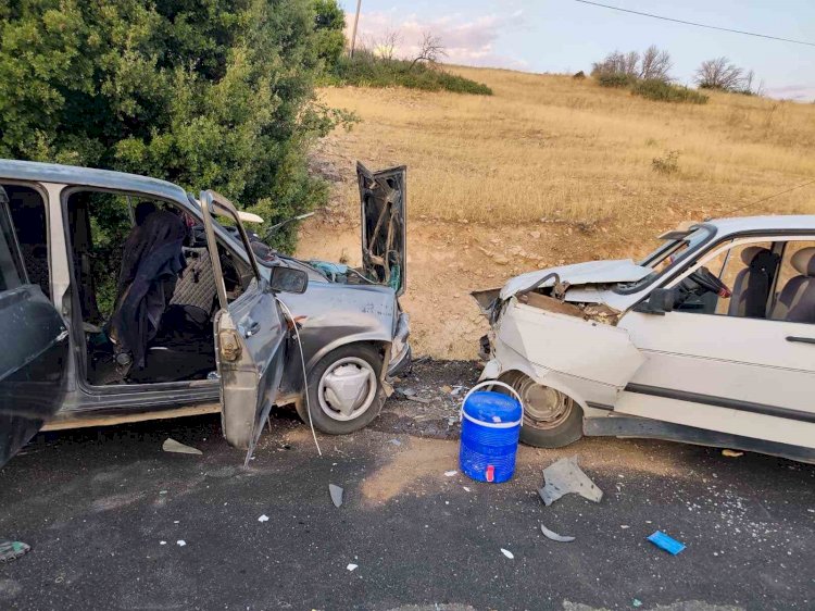 Besni’de iki otomobil çarpıştı: 8 yaralı
