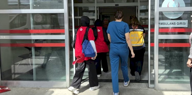 ‎4 öğrenci yemekten zehirlendi