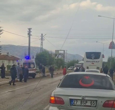 Yolcu otobüsü yayaya çarptı: 1 yaralı